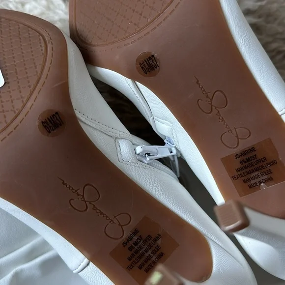 Jessica Simpson white high boots - Picture 7 of 10